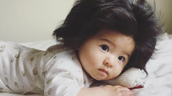 Cô bé Baby Chanco 1 tuổi trở thành người mẫu với bộ tóc viral của mình