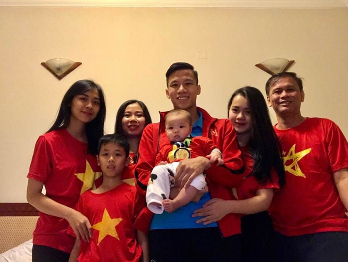 Đến vợ Quế Ngọc Hải cũng phải khóc ròng khi mua hàng online