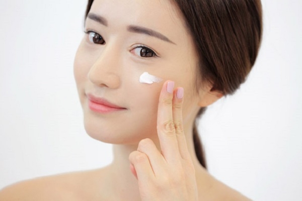 Cứ tiếp tục mắc 5 sai lầm này, làn da của bạn sẽ lão hóa nhanh tới khô