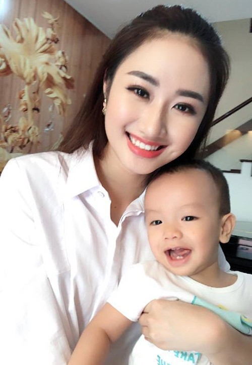 Cuộc sống sướng như tiên của các người đẹp lấy chồng hơn tuổi