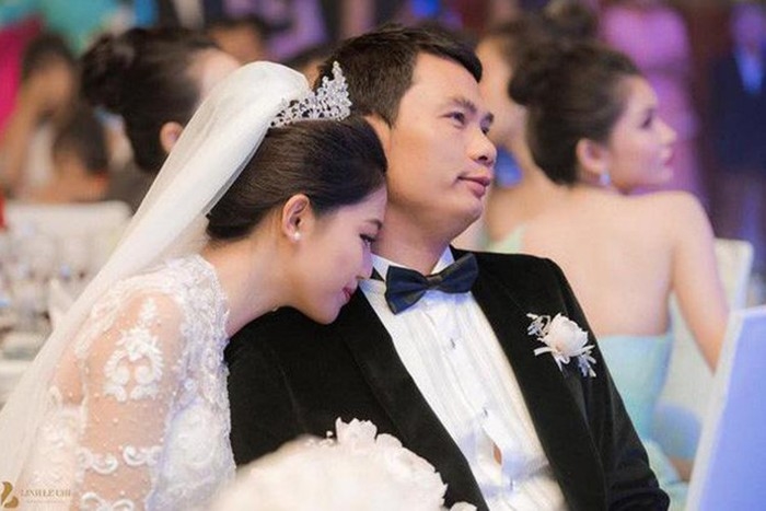 Cuộc sống sướng như tiên của các người đẹp lấy chồng hơn tuổi
