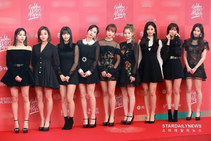 Dàn sao đổ bộ thảm đỏ Golden Disk Awards 2019