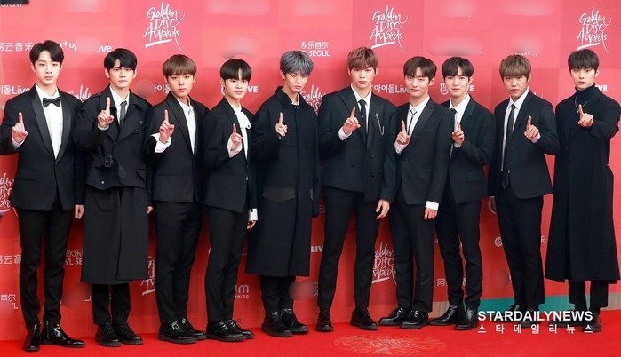 Dàn sao đổ bộ thảm đỏ Golden Disk Awards 2019