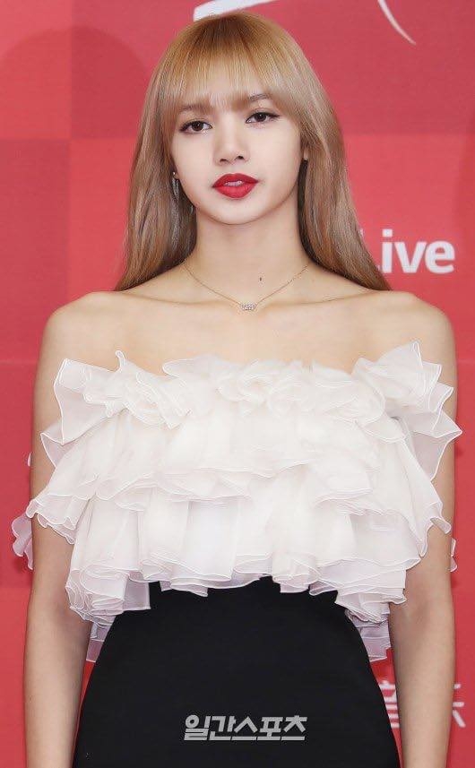 Dàn sao đổ bộ thảm đỏ Golden Disk Awards 2019