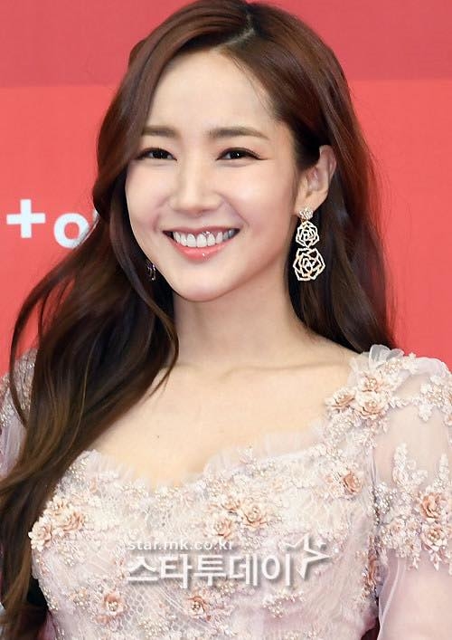 Dàn sao đổ bộ thảm đỏ Golden Disk Awards 2019