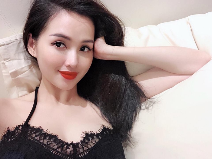 Dẫu là mẹ hai con, bà xã Tuấn Hưng vẫn tự tin đọ vẻ sexy với loạt mỹ n
