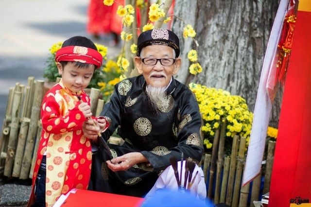 Điều người Việt thường làm vào đêm Giao thừa để mong năm mới bình an