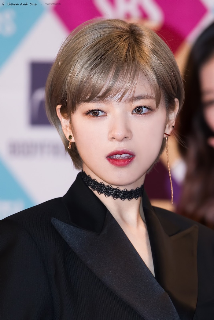 Fan không khỏi “vỡ mộng” trước mặt mộc của loạt idol Kpop