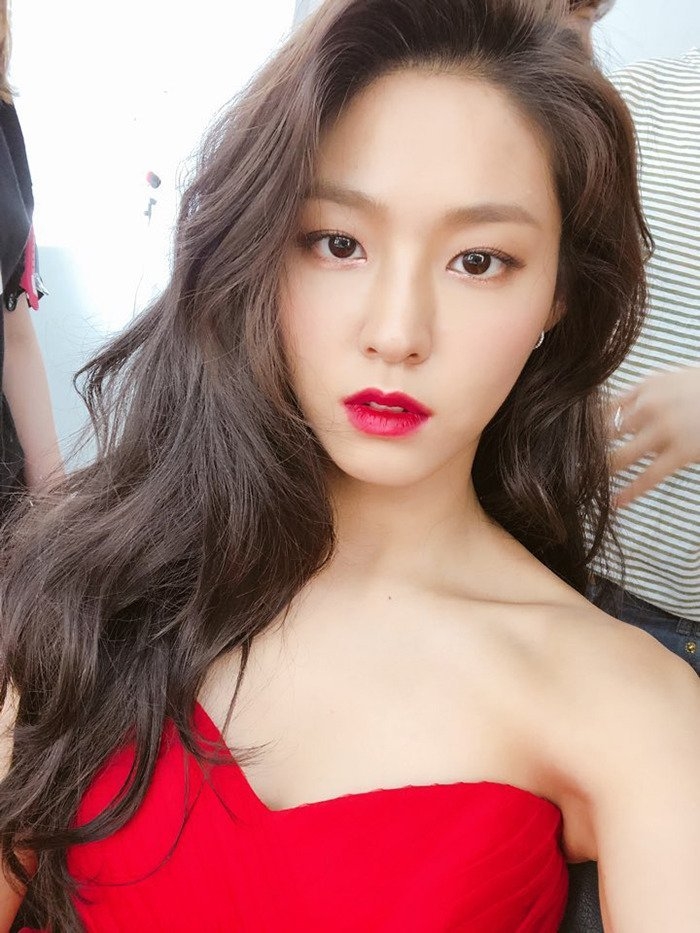 Fan không khỏi “vỡ mộng” trước mặt mộc của loạt idol Kpop