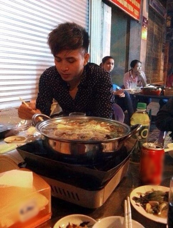 Sao Việt ăn khuya: Vợ chồng Trấn Thành nhây hết cỡ
