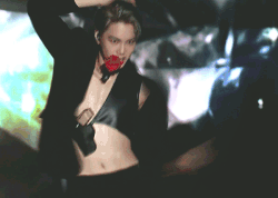 Gu thời trang sexy, sang chảnh của Kai (EXO)