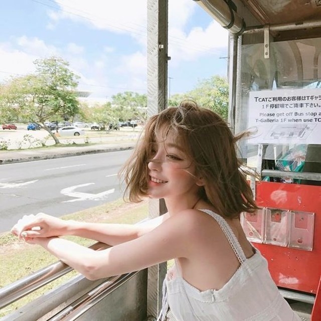 Học gái Hàn kiểu chụp giấu mặt cho bức ảnh cực nghệ, hút like ngày Tết