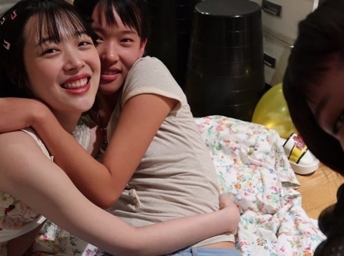 Ảnh hot sao Hàn: Goo Hye Sun cắt phăng mái tóc
