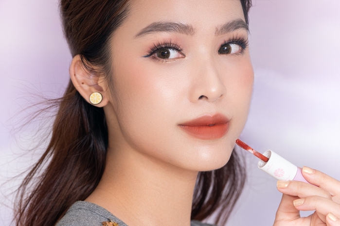 3 màu son dành cho 3 ngày Tết tô lên là xinh bất chấp