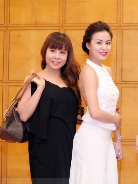 Nhung nguoi quan ly dac biet cua sao: Kaity Nguyen kho chiu vi bi kiem soat cat xe