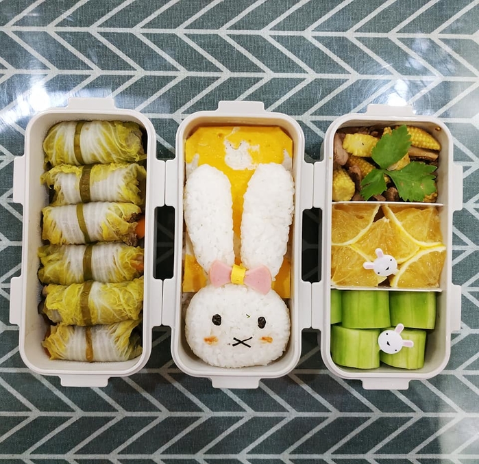 Những hộp cơm hợp vệ sinh và ngon miệng của vợ trẻ làm cho chồng