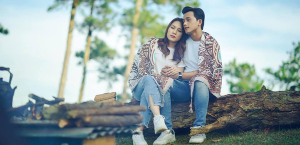 Khi ca si dong phim: My Tam chay ve, Chi Pu bi che dien do giong ngang phe