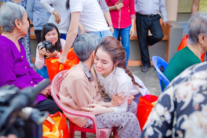 Khi sao di tu thien: Nguoi ghi diem boi su chan chat, ke khien dan mang noi doa