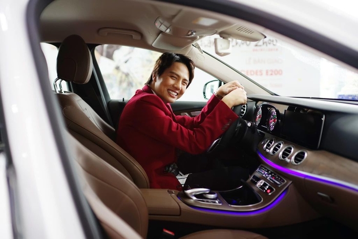 Lan Khuê khoe nhà nguy nga, bức ảnh gia đình Elly Trần gây sốt