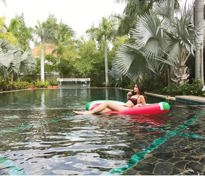 Lê Âu Ngân Anh là “rich kid” đích thực với cuộc sống sang chảnh