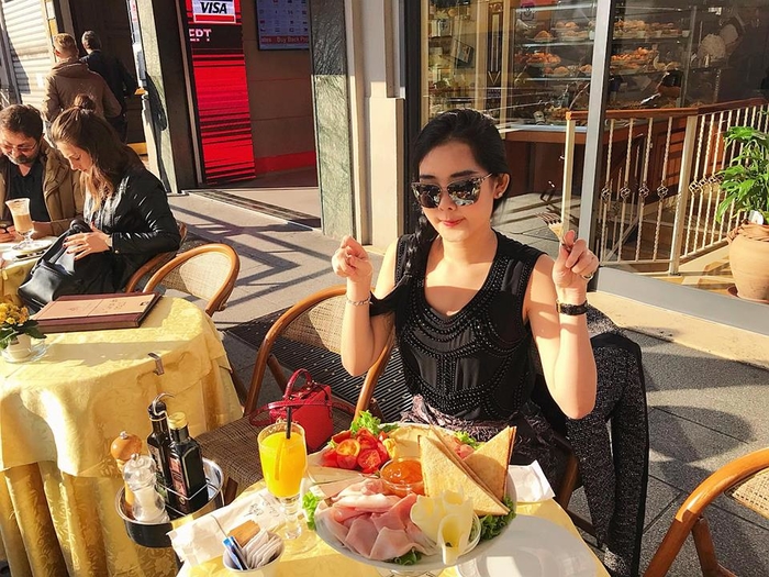Lê Âu Ngân Anh là “rich kid” đích thực với cuộc sống sang chảnh