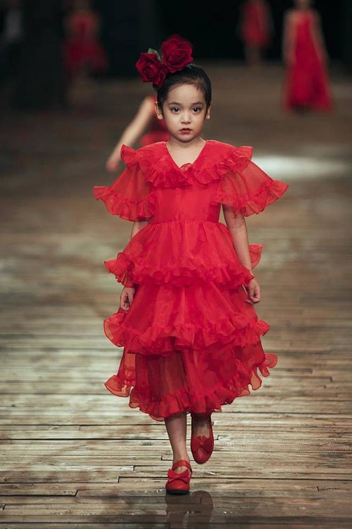 Lộ diện mỹ nhân nhí được ví von là hậu duệ của Đặng Thu Thảo, Tiểu Vy