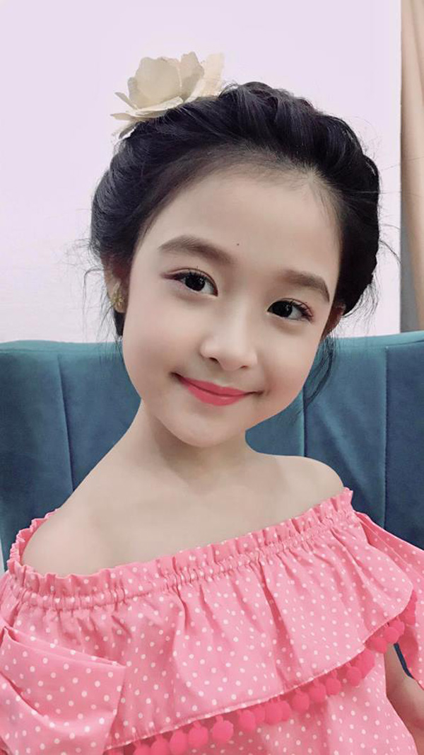 Lộ diện mỹ nhân nhí được ví von là hậu duệ của Đặng Thu Thảo, Tiểu Vy