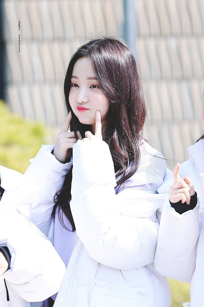 Loạt Idol Hàn chứng minh: V-line xưa rồi, mặt tròn giờ mới là xu hướng