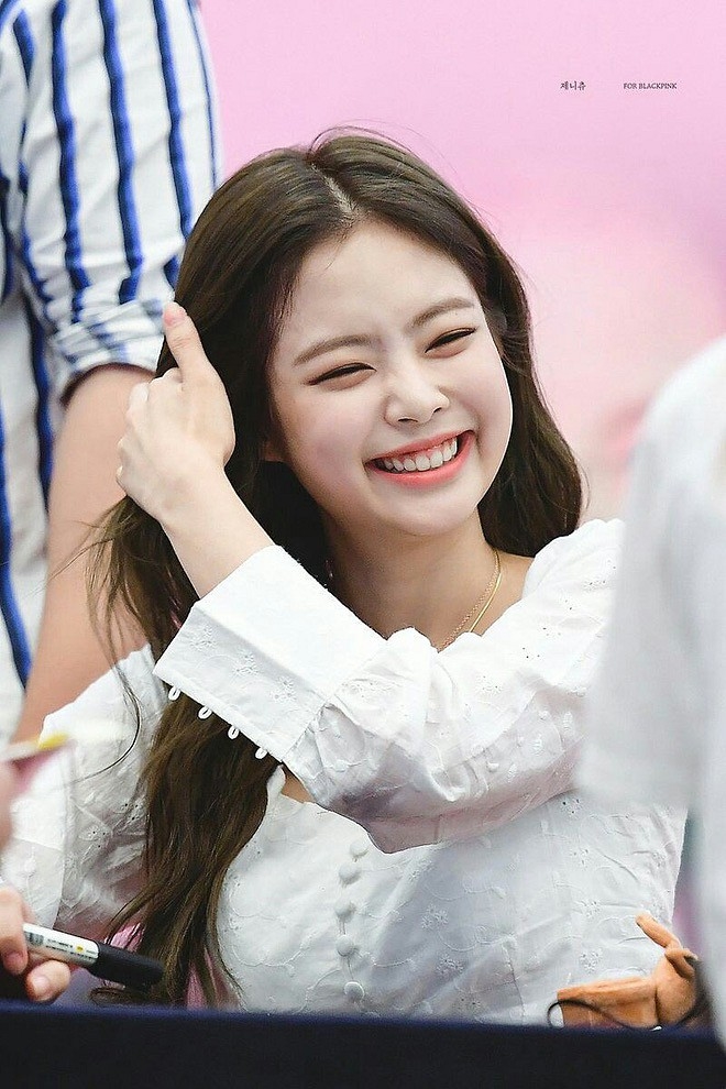 Loạt Idol Hàn chứng minh: V-line xưa rồi, mặt tròn giờ mới là xu hướng