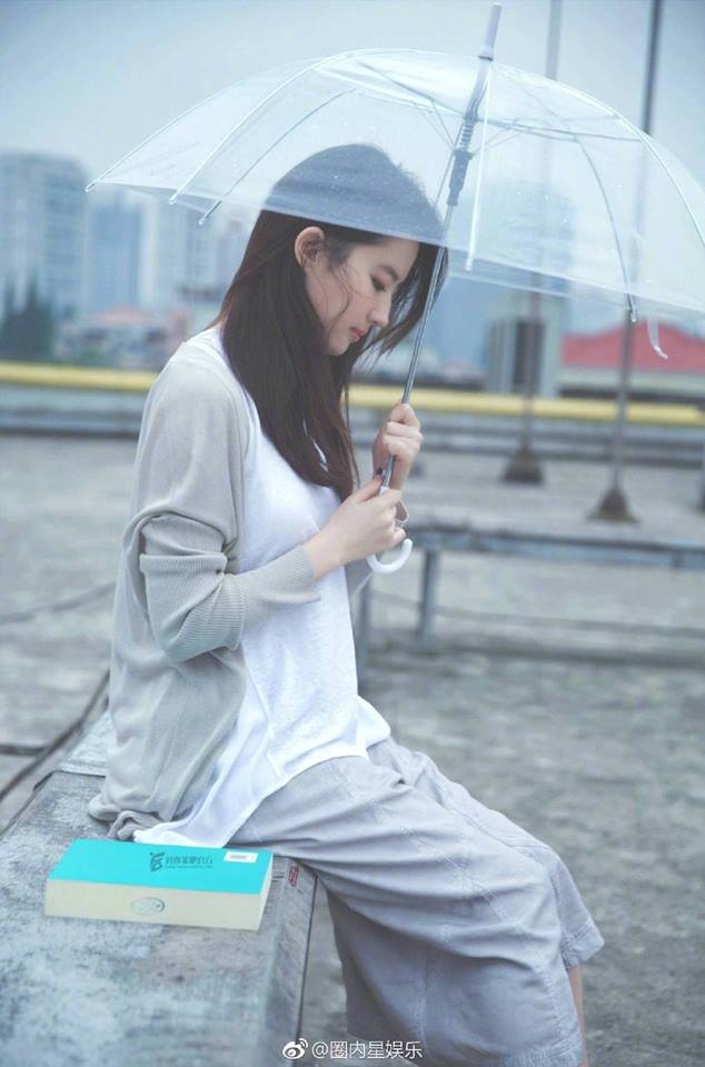 Lưu Diệc Phi hóa Nữ thần thanh xuân đẹp đến nao lòng