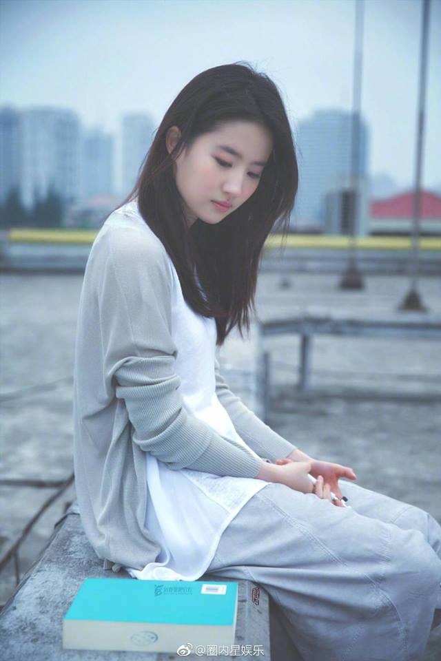 Lưu Diệc Phi hóa Nữ thần thanh xuân đẹp đến nao lòng