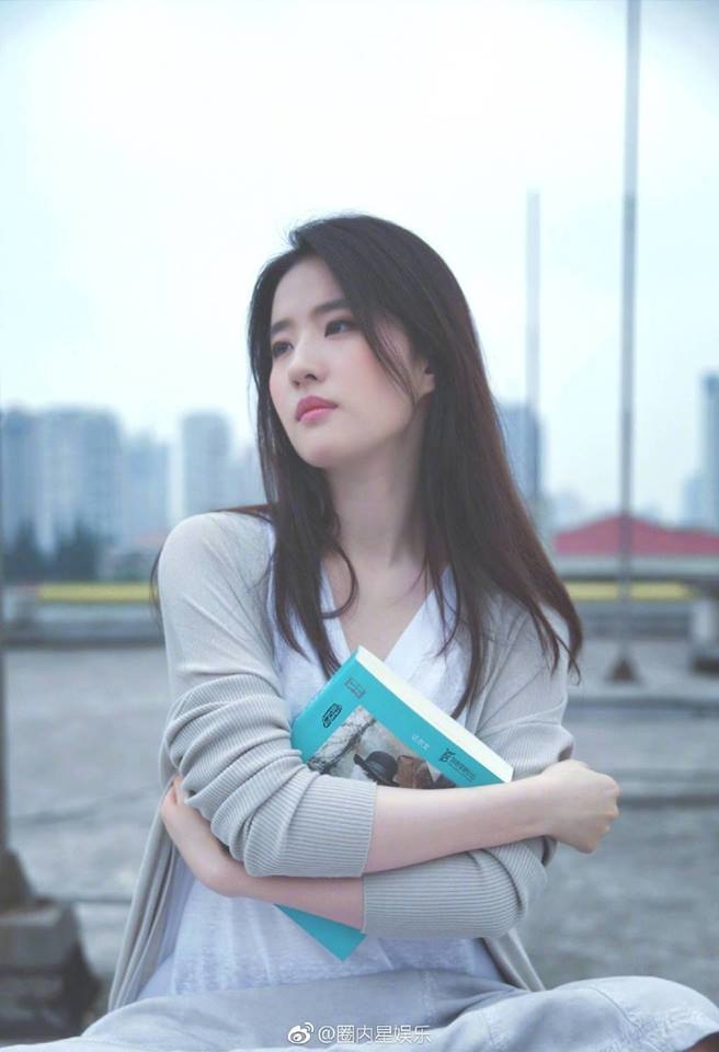 Lưu Diệc Phi hóa Nữ thần thanh xuân đẹp đến nao lòng