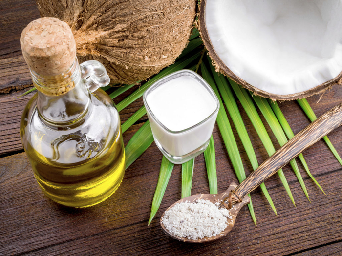 Mẹo tẩy sạch và trắng răng hiệu quả bằng các nguyên liệu quen thuộc