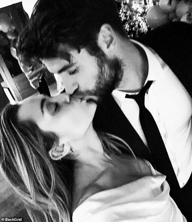 Miley Cyrus đã có tin vui, giới tính em bé cũng được tiết lộ?