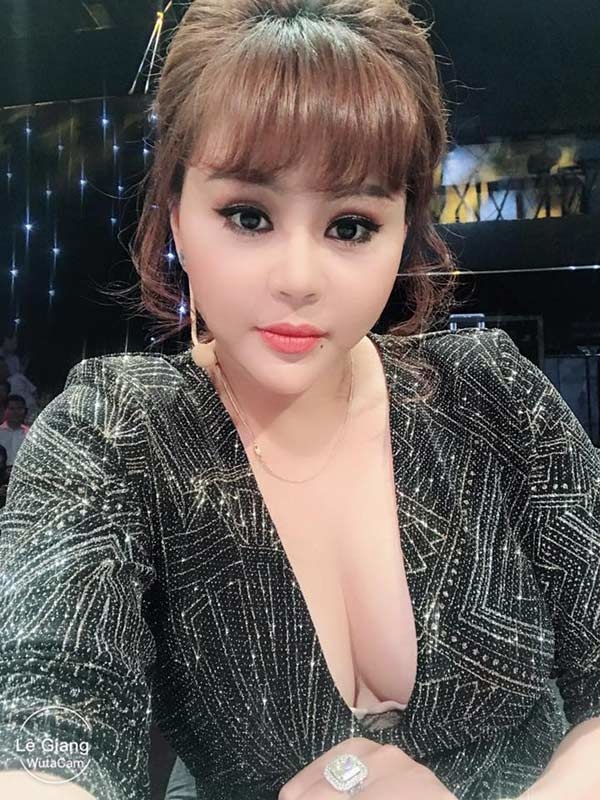 Muon kieu thammy doi van cua sao: Nguo xui là sua, ke xam ca not ruoi