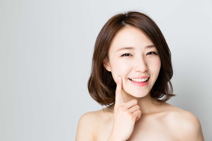 Nếu có những mẹo này, béo mặt đến mấy cũng thành thon gọn như siêu sao