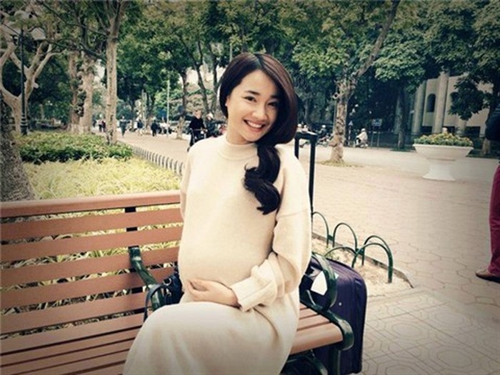 Nhã Phương đã hạ sinh con gái đầu lòng cho Trường Giang?