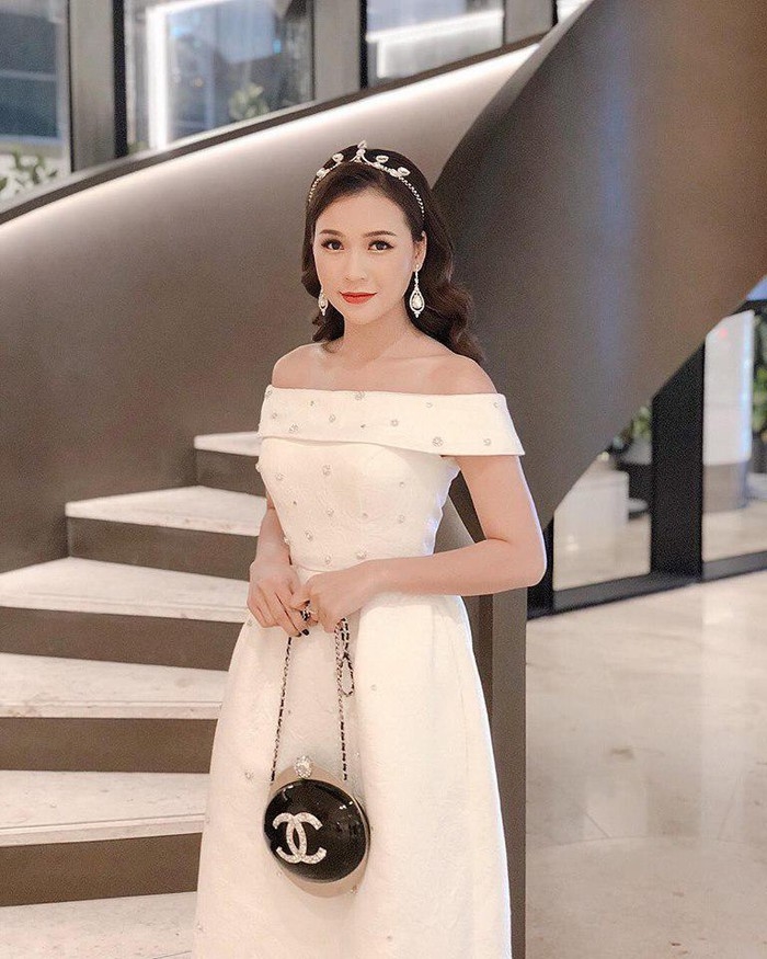 Nhiều sao Việt mê mẩn những chiếc túi hàng hiệu bé xíu