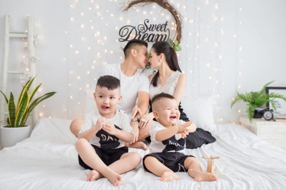 Những “bà mẹ bỉm sữa” của Vbiz sở hữu vòng eo hút mắt