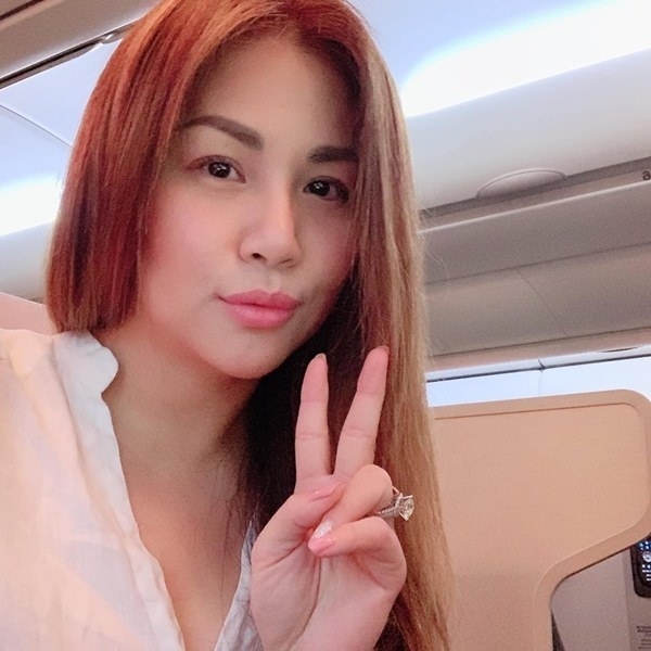 Cuộc sống của nữ ca sĩ bị Vy Oanh tố cướp nồi cơm
