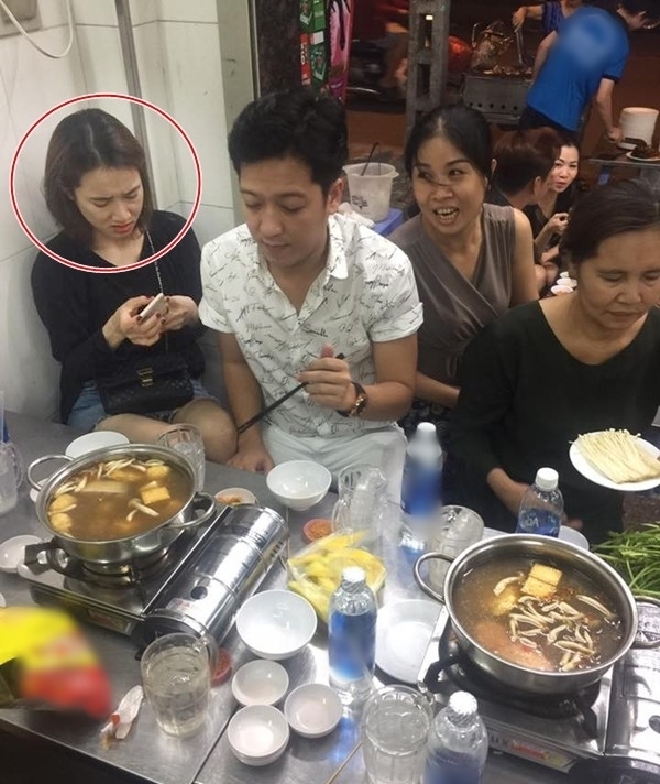 Sao Việt ăn khuya: Vợ chồng Trấn Thành nhây hết cỡ