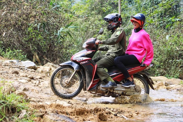 Sao Viet ngay can tet: Nguoi tat bat di tu thien, nguoi don dep nha cua
