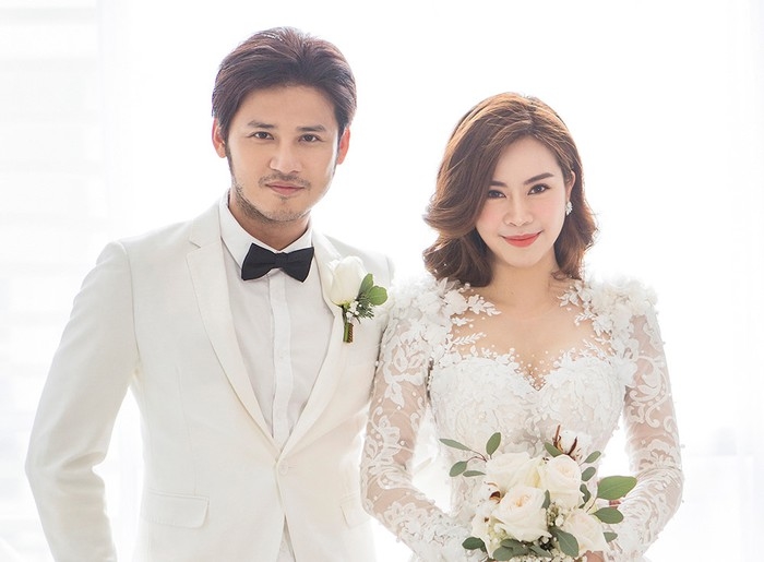 Sao Viet ngay can tet: Nguoi tat bat di tu thien, nguoi don dep nha cua