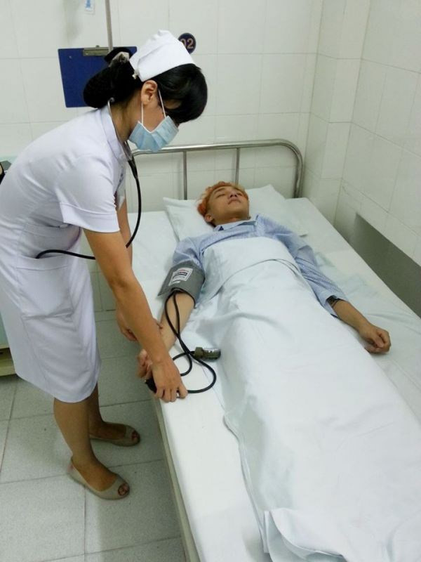 Sao Việt phải nhập viện cấp cứu vì lao lực
