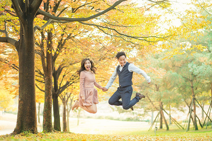 Sau gần 1 tháng về chung nhà, Tiến Đạt khoe ảnh cưới chụp tại Hàn Quốc