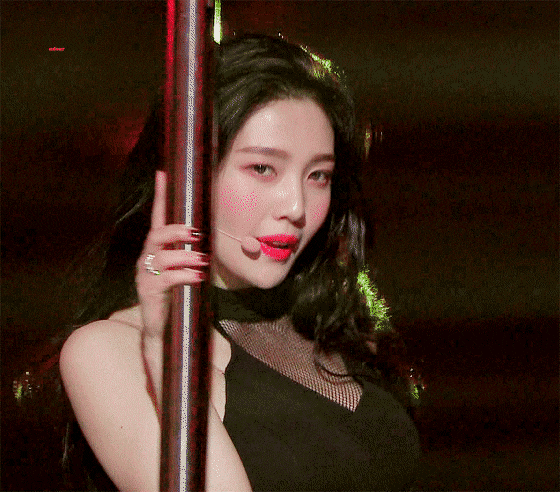 Sự kiện Kpop cuối năm: Người thể hiện xuất sắc, người gây phản cảm