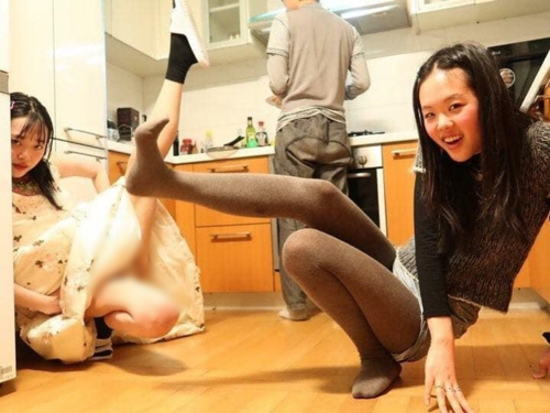 Sulli lại bị cho có vấn đề tâm lý khi tự tay đăng tải loạt ảnh kỳ quặc
