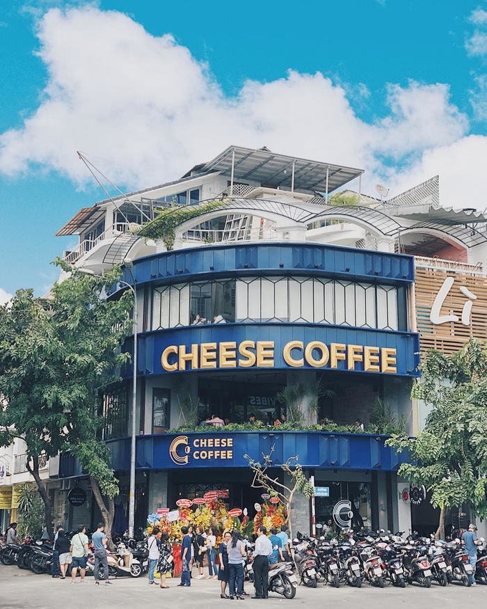 Tết này không lo thiếu hình sống ảo bởi Sài Gòn có vô vàn góc cafe đẹp