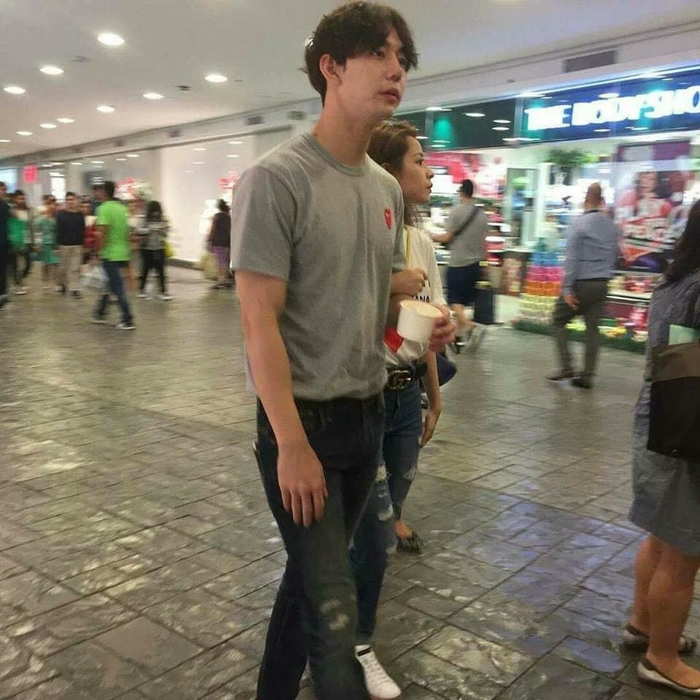 Sao Viet trong goc anh cua fans: Tieu Vy cam nong, Phuong Nga xuong ham tho