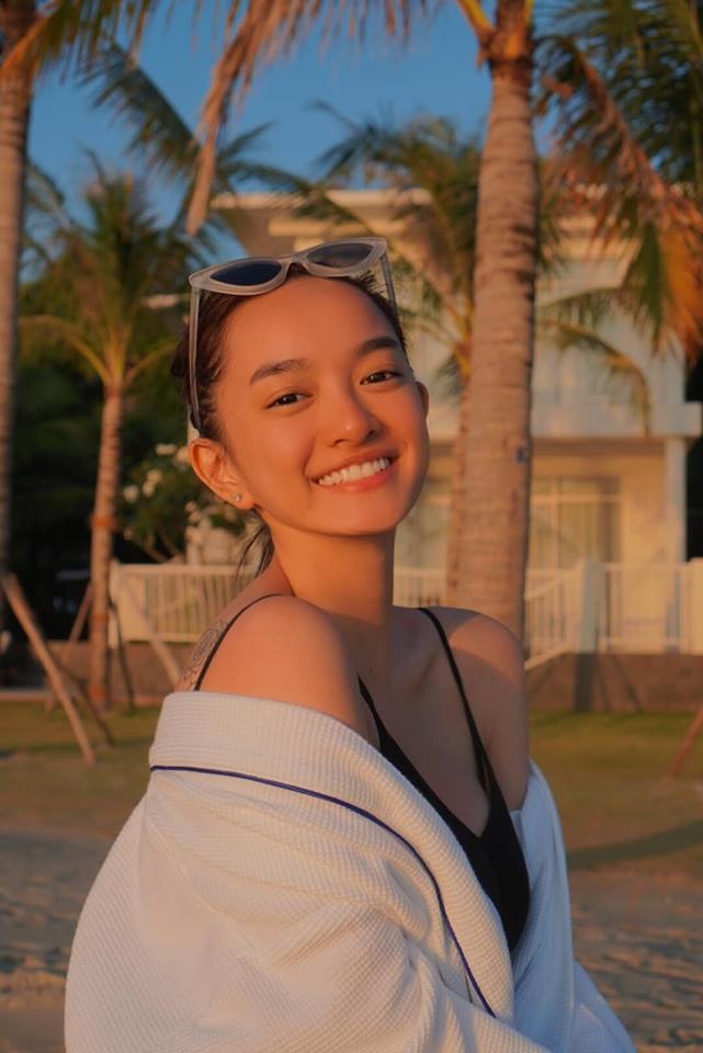 Trước thềm năm mới, sao Việt rủ nhau trang điểm với phong cách có như